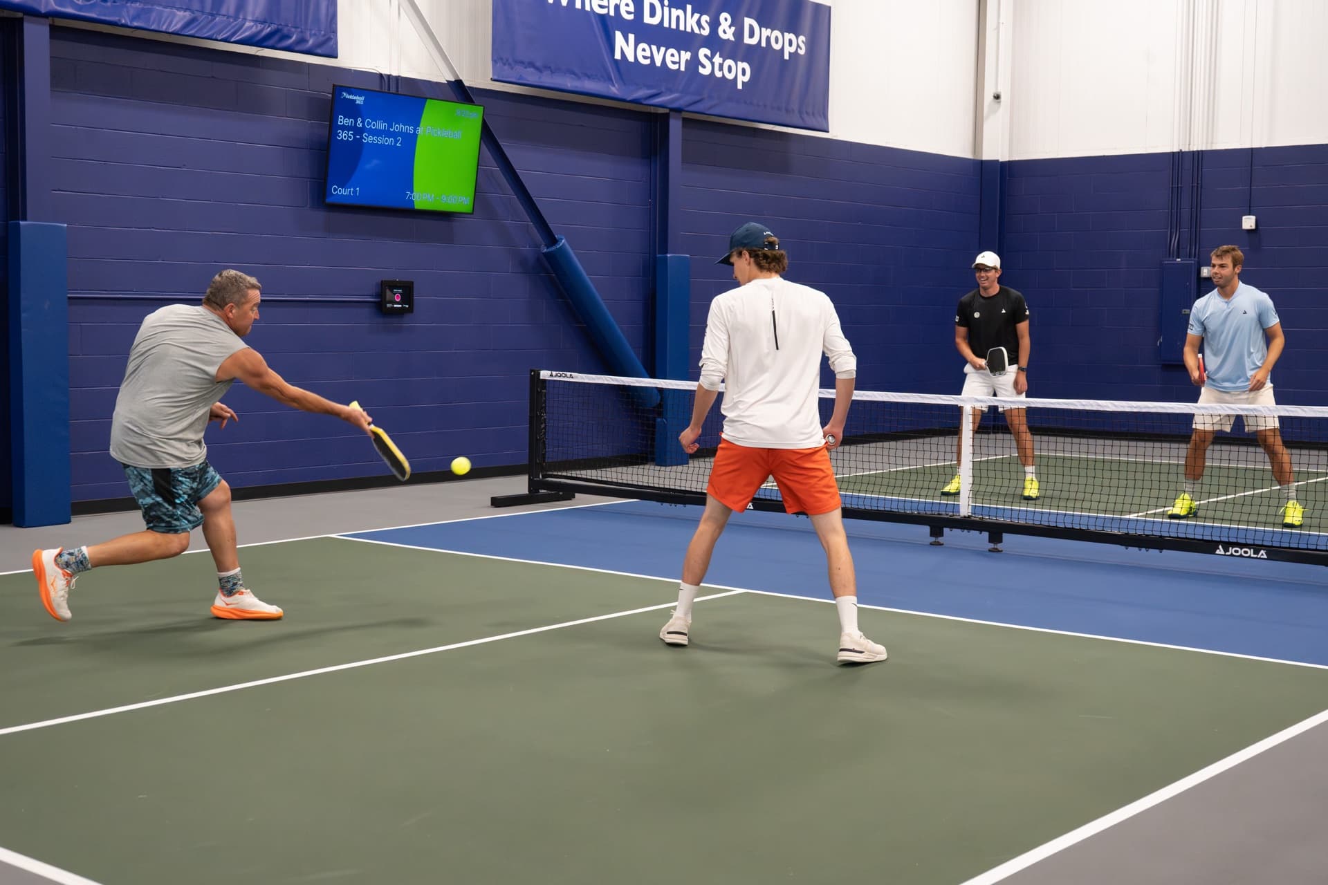 Players on the court at Pickleball 365